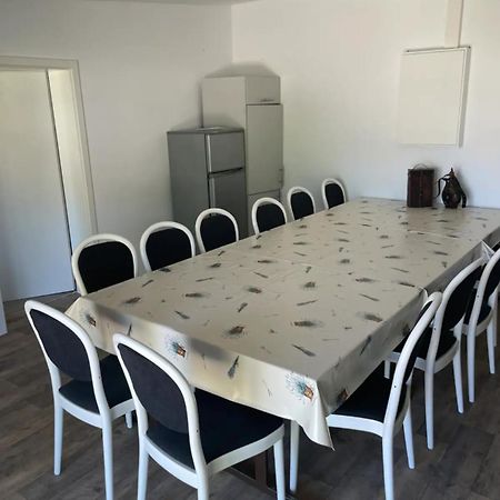 Ferienzimmer Mit Zwei Einzelbetten Und Gemeinschaftkueche Warnow (Rostock) Exterior foto